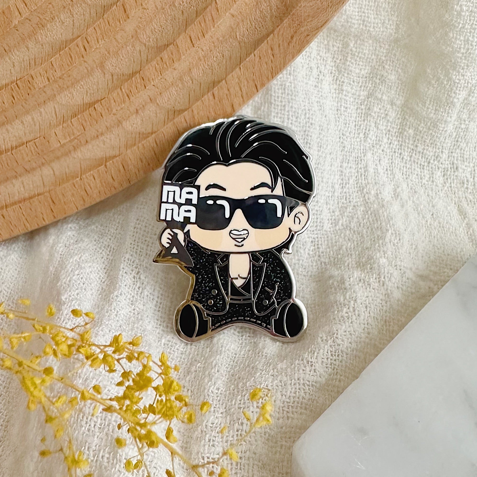 MAMA'22 HOBI Enamel Pin